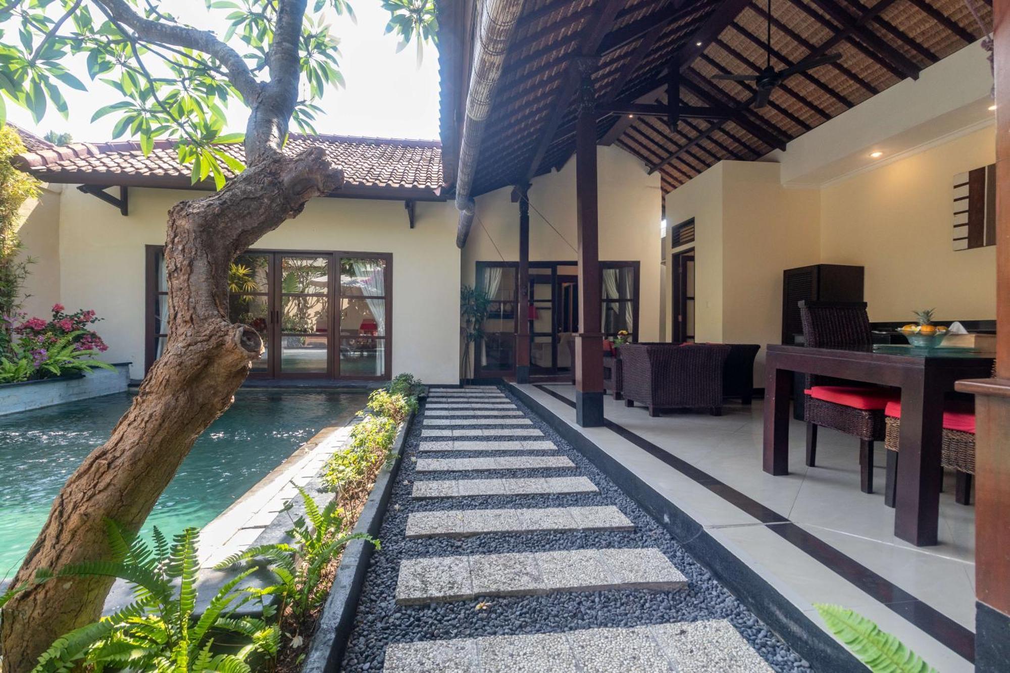 Aleesha Villas And Suites Sanur Extérieur photo