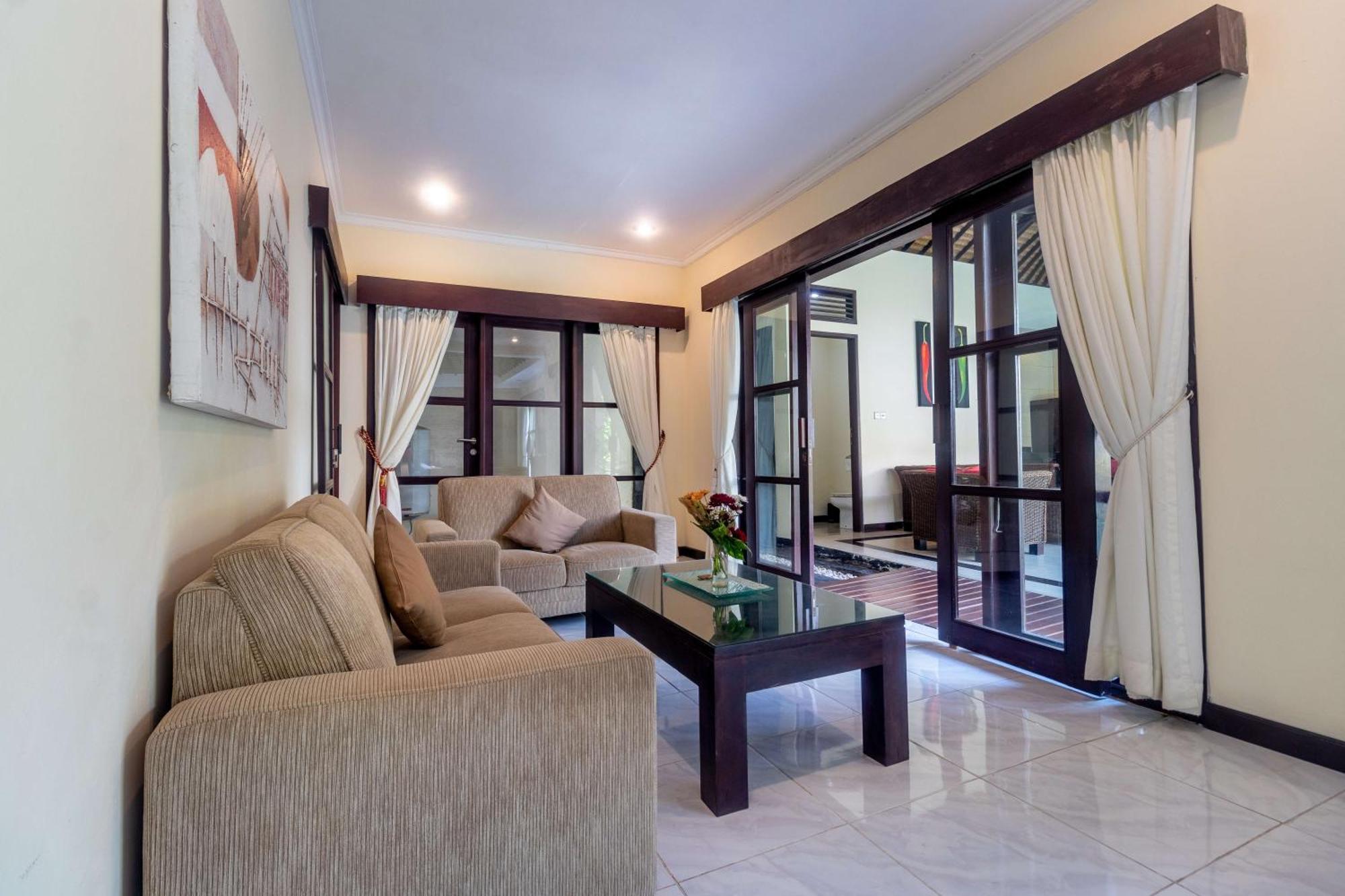 Aleesha Villas And Suites Sanur Extérieur photo