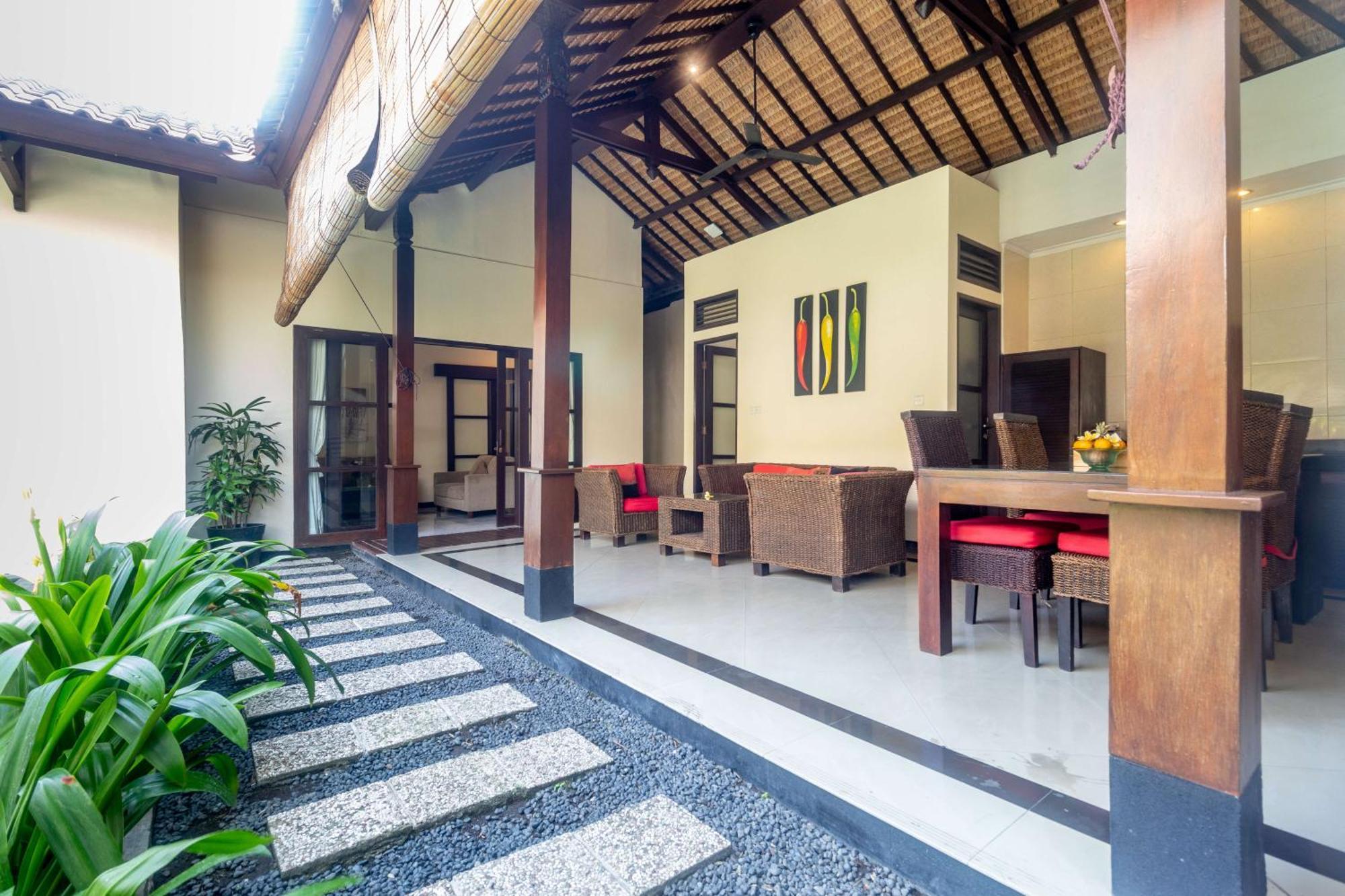 Aleesha Villas And Suites Sanur Extérieur photo